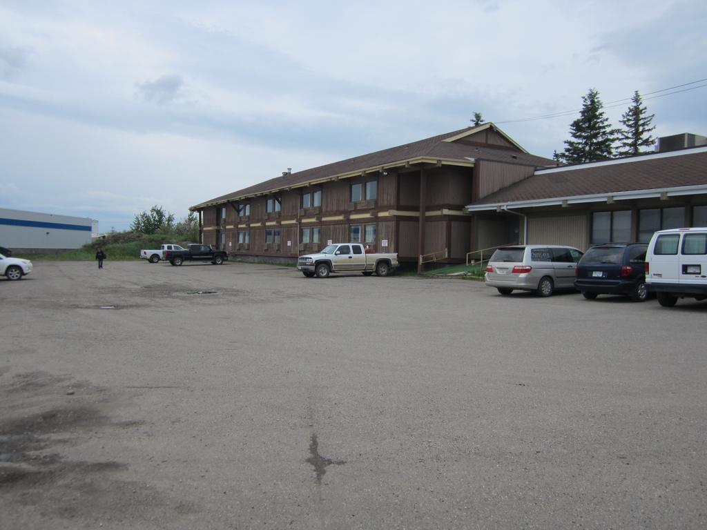 Northwoods Inn Fort St. John ภายนอก รูปภาพ