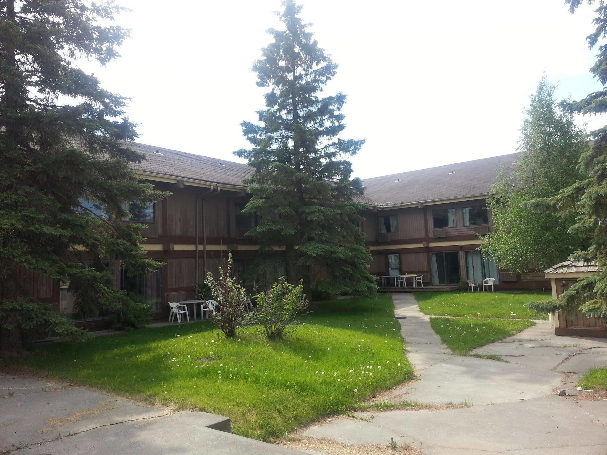 Northwoods Inn Fort St. John ภายนอก รูปภาพ