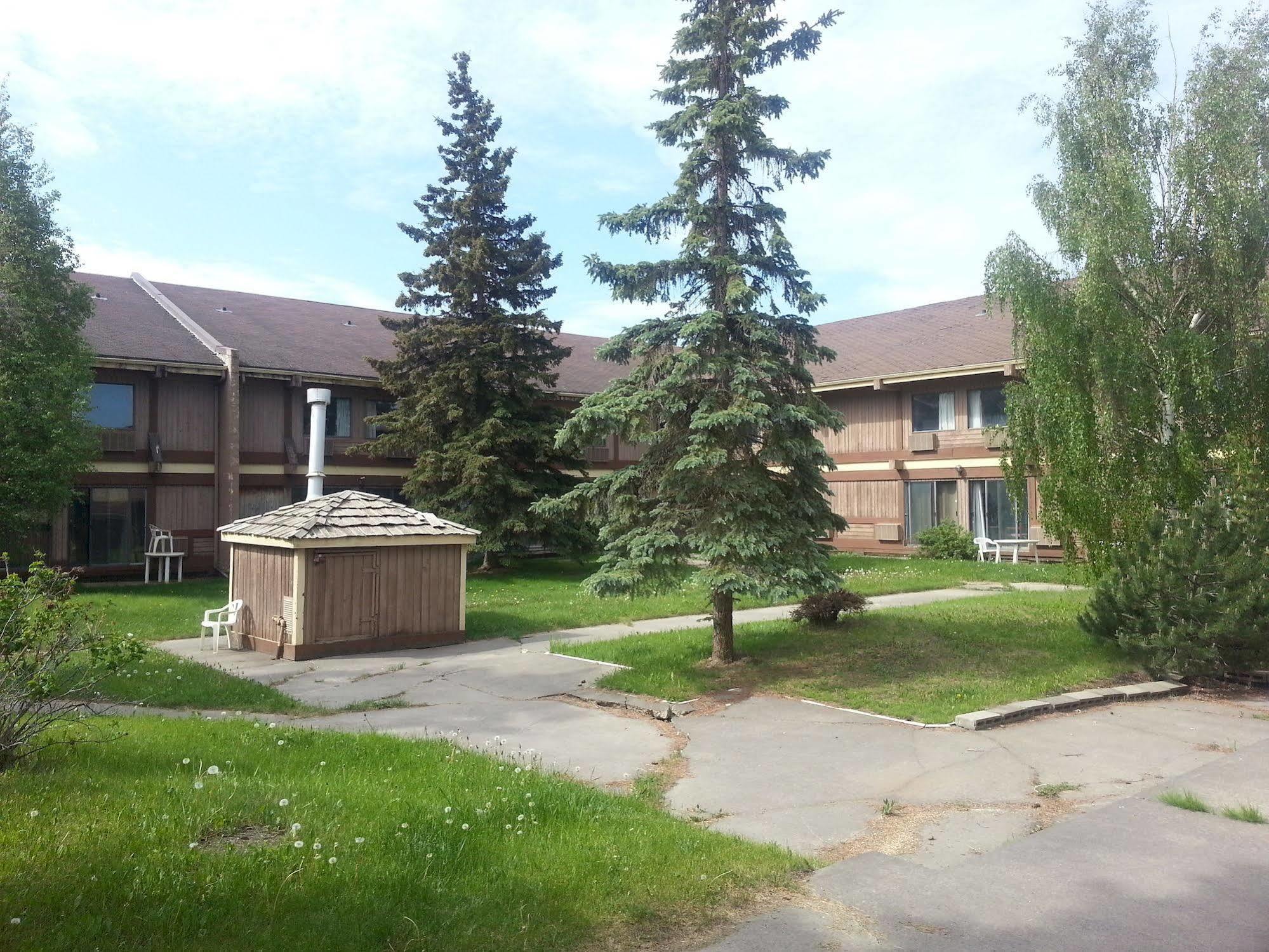 Northwoods Inn Fort St. John ภายนอก รูปภาพ